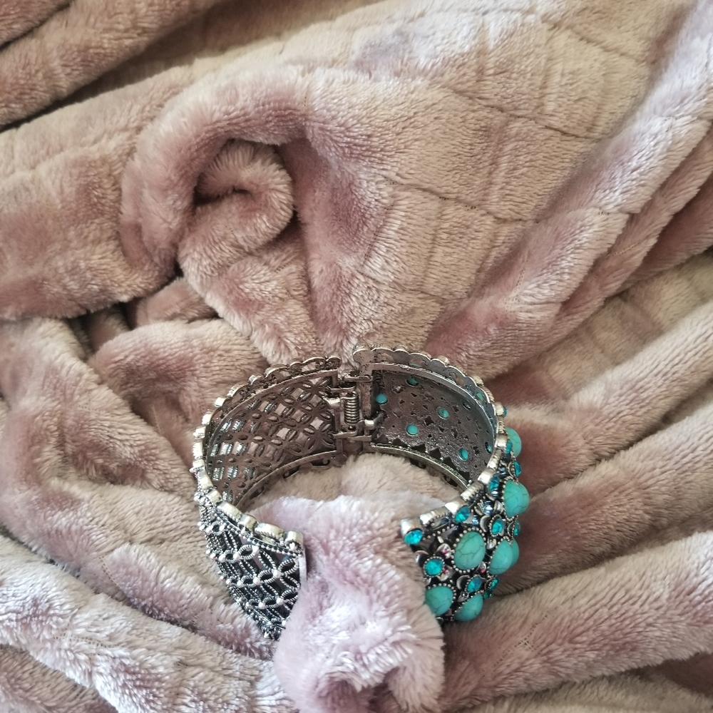 Bracelet - Picture 2 of 6